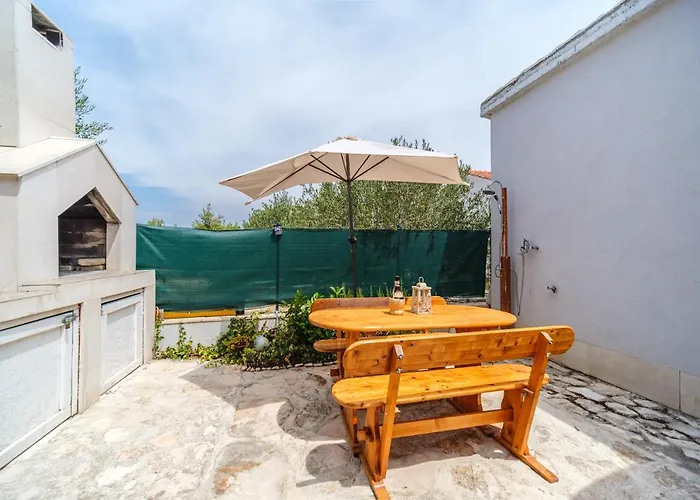 Apartment Elena Milna (Brac)