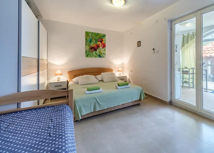 Elena Apartment *