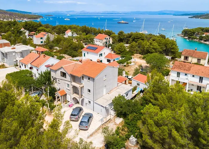 Apartment Elena Milna (Brac)